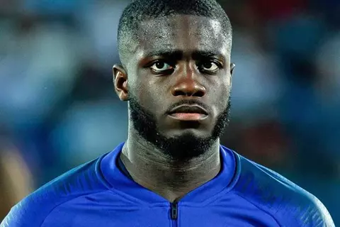 استبعاد أوباميكانو من معسكر منتخب فرنسا.. واستدعاء بديله